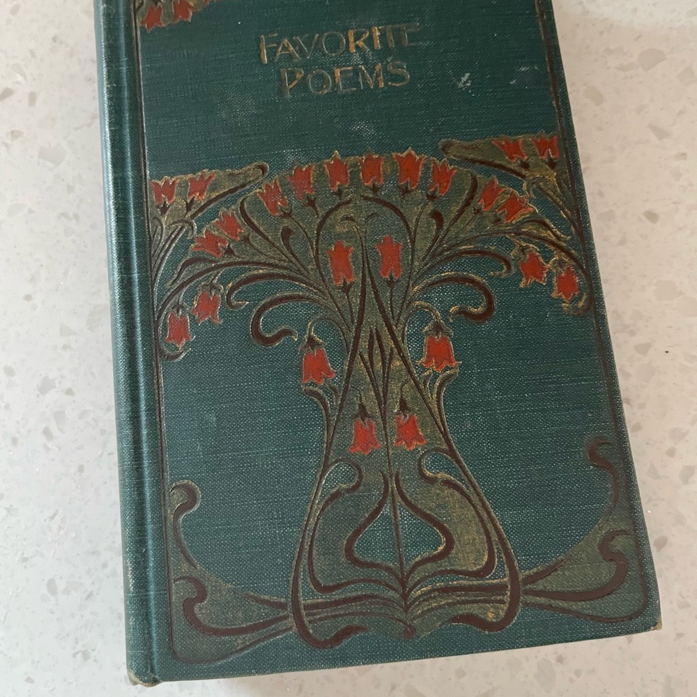 Vintage Favorite Poems from English & American Authors 
W. B. CONKEY COMPANY